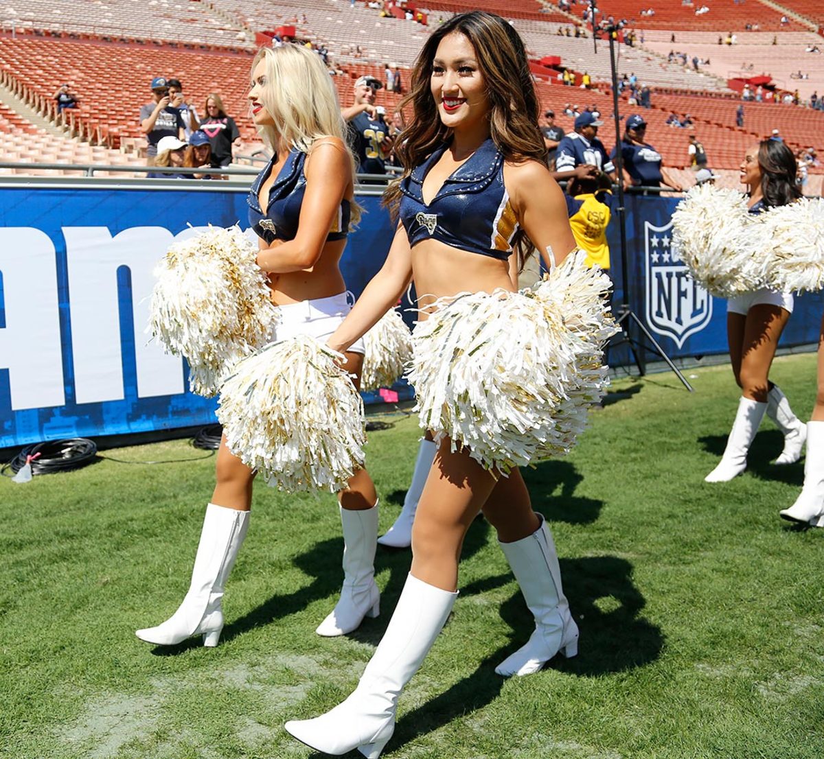 Los-Angeles-Rams-cheerleaders-AP_424155523808.jpg