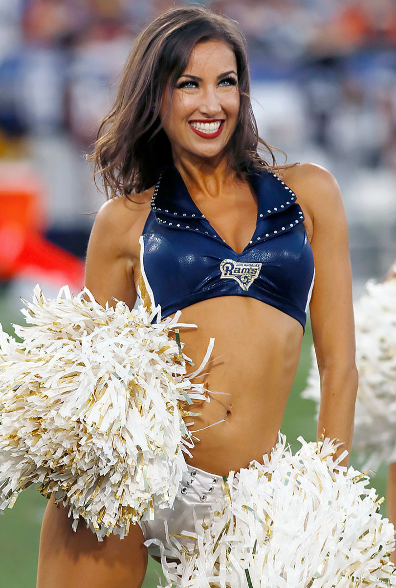 Los-Angeles-Rams-cheerleaders-589466810.jpg