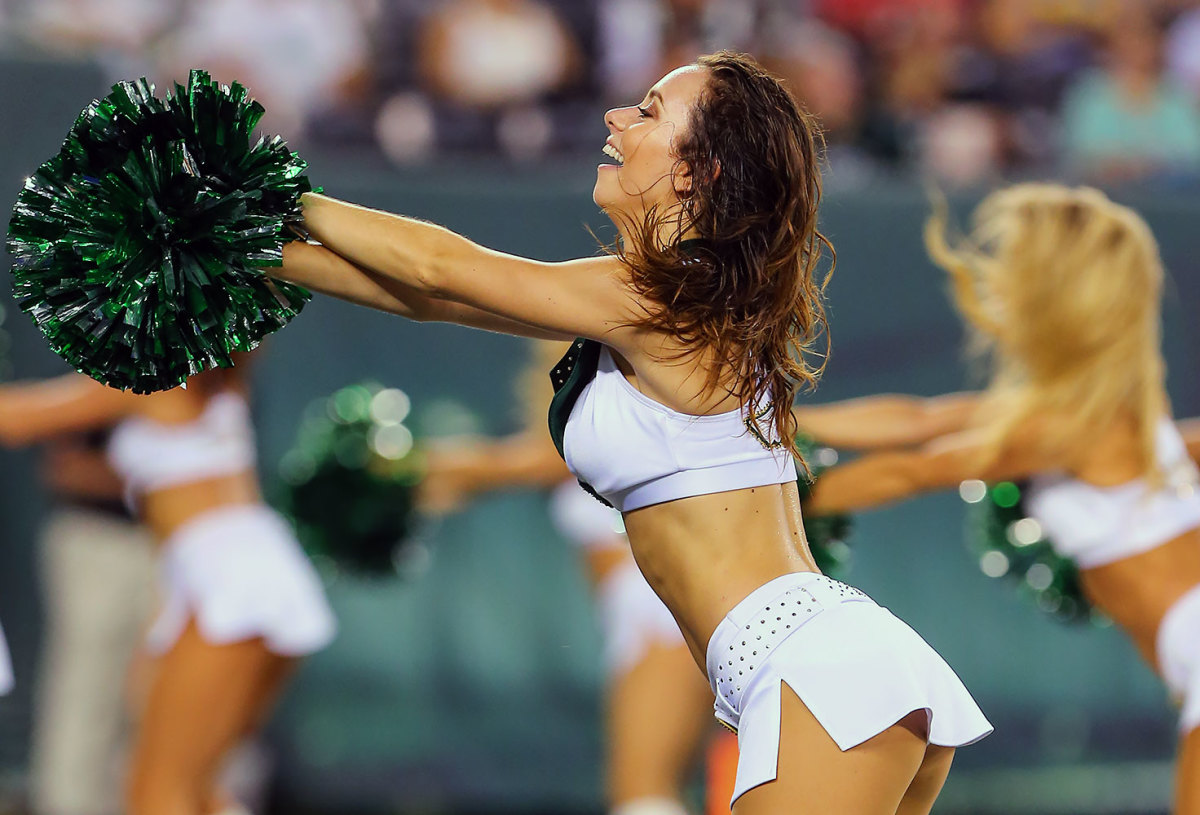 New-York-Jets-Flight-Crew-cheerleaders-CGV_0811162923_Jaguars_at_Jets.jpg