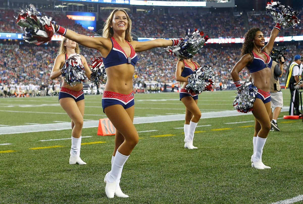 New-England-Patriots-cheerleaders-AP_523412005244.jpg
