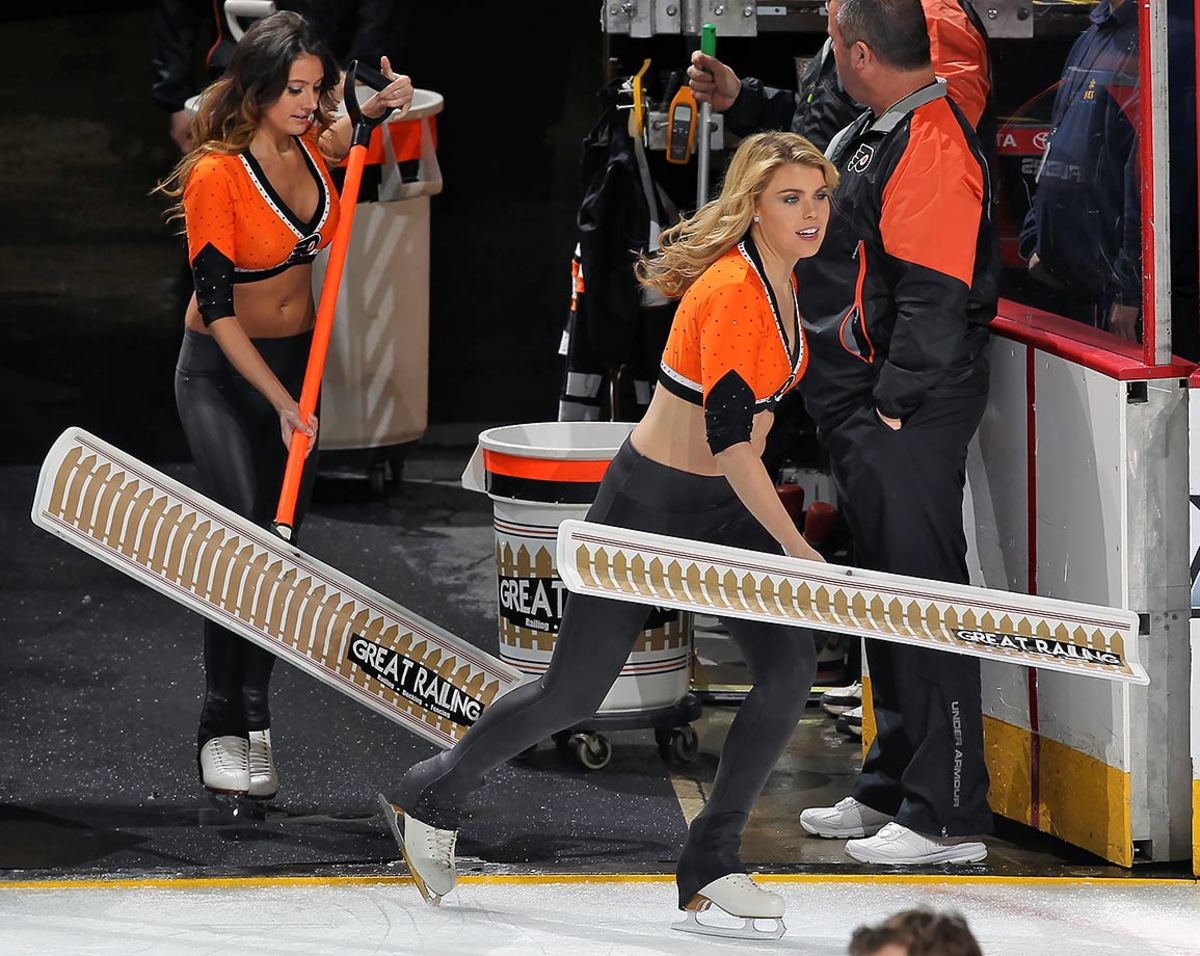 Philadelphia-Flyers-Ice-Girls-GettyImages-507039988_master.jpg