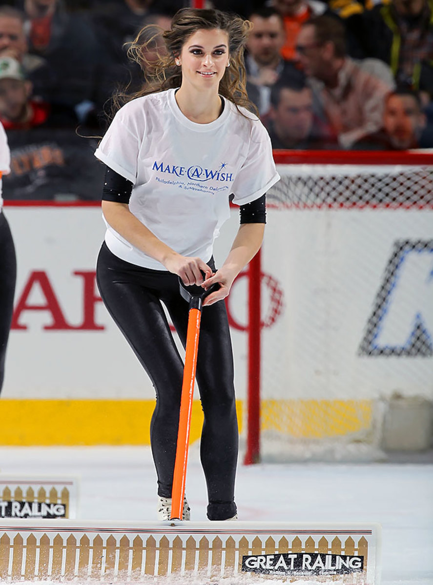 Philadelphia-Flyers-Ice-Girls-GettyImages-505724866_master.jpg