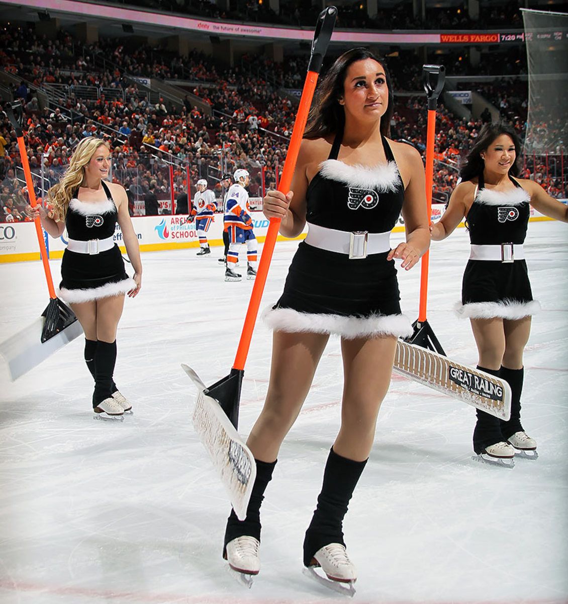 Philadelphia-Flyers-Ice-Girls-GettyImages-501319834_master.jpg