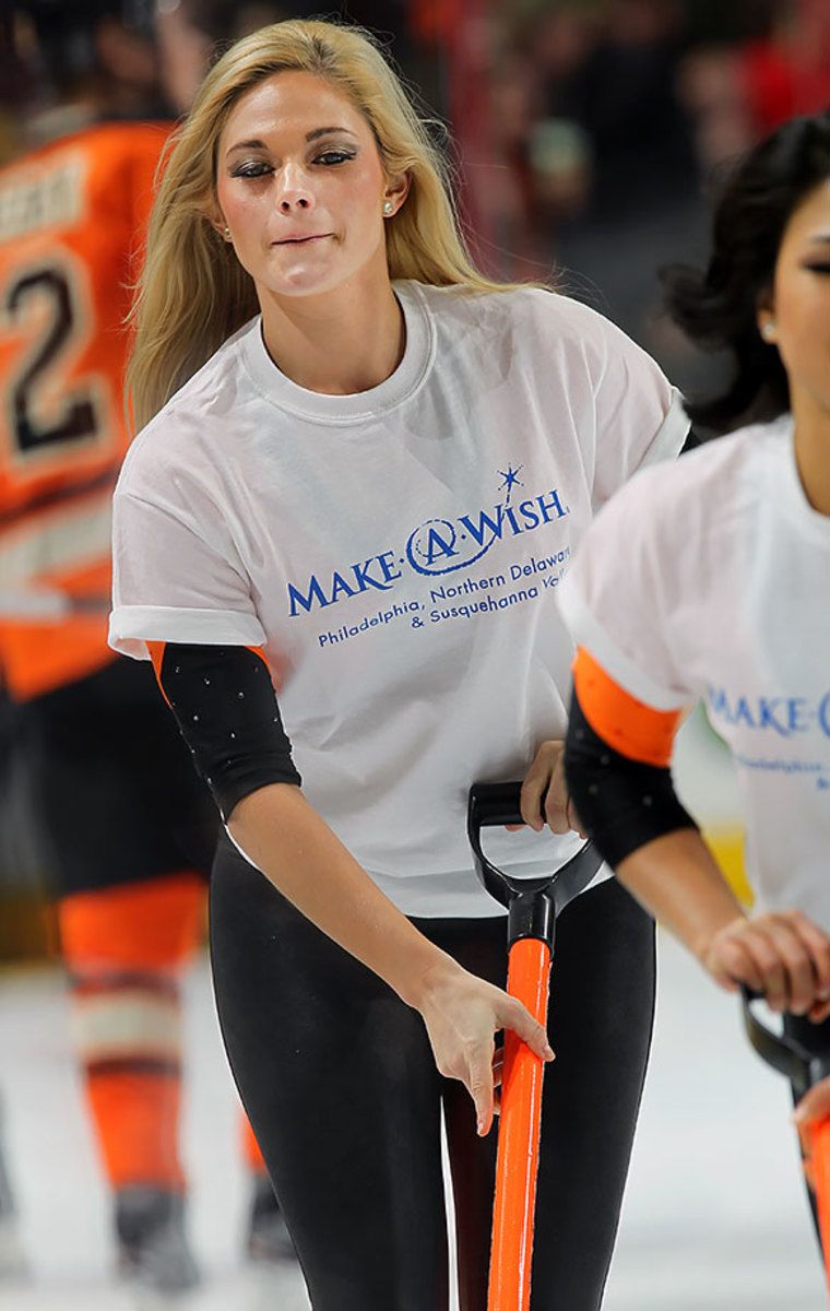 Philadelphia-Flyers-Ice-Girls-GettyImages-505724940_master.jpg