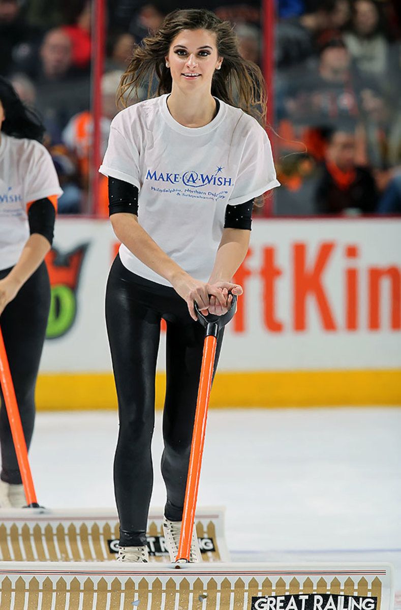 Philadelphia-Flyers-Ice-Girls-GettyImages-505725012_master.jpg