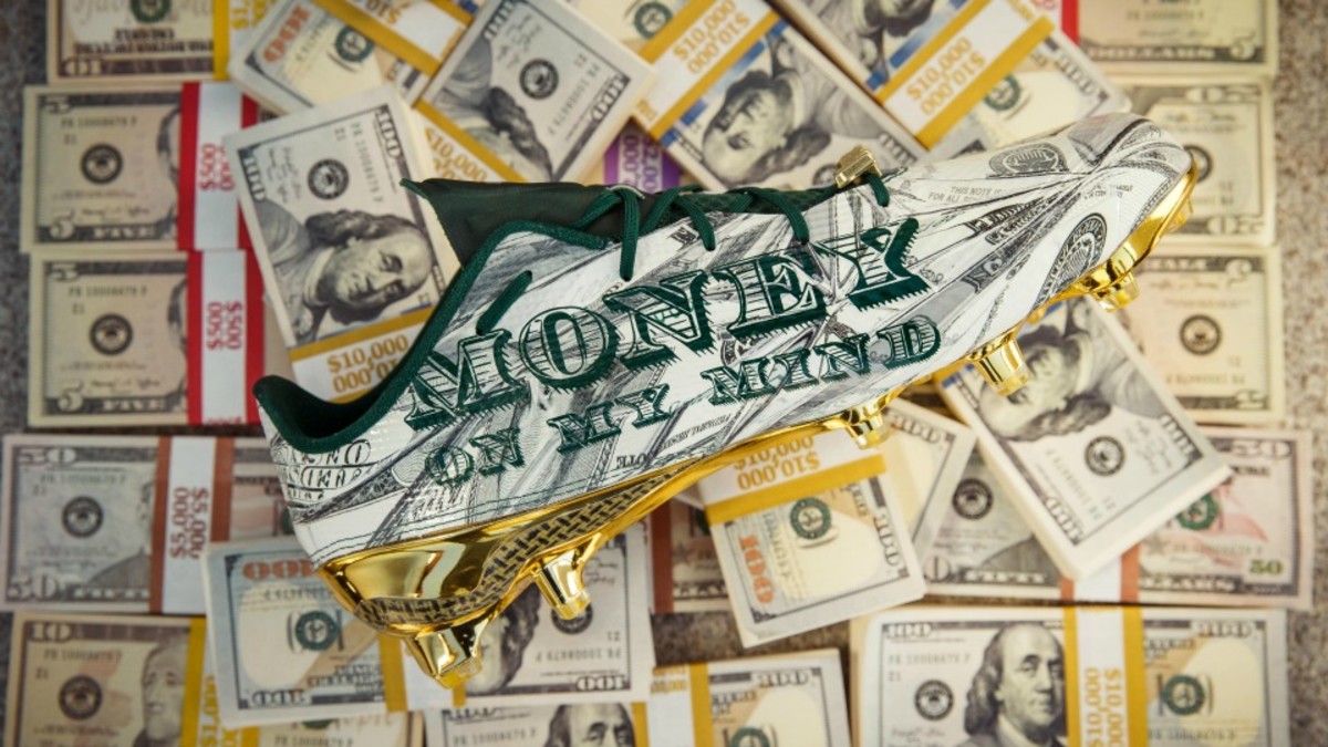 snoop dogg money bag cleats
