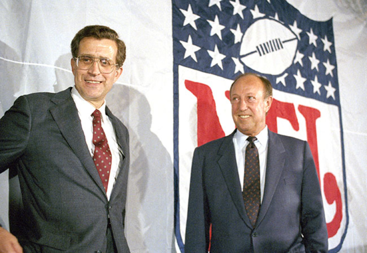 Tagliabue and Rozelle, the day in October 1989 when Tagliabue was introduced as the NFL’s next commissioner.