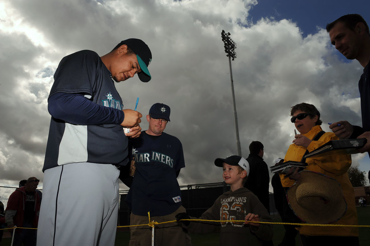 2010-0221-Felix-Hernandez-077566345.jpg
