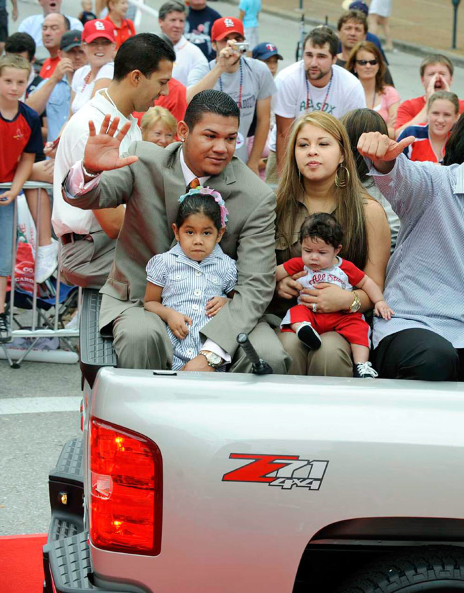 2009-0714-Felix-Hernandez-wife-Sandra-daughter-Mia-son-Jeremy-oplz-17505.jpg