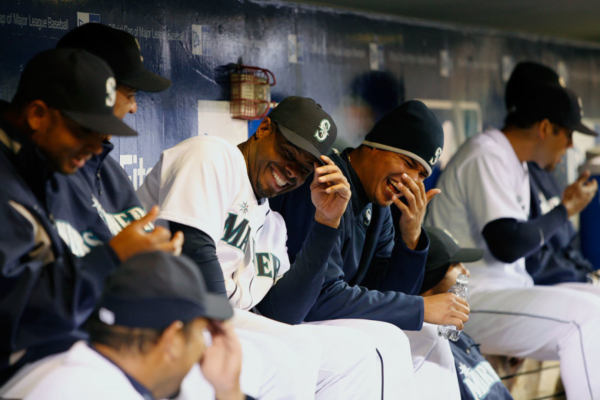 2009-0415-Ken-Griffey-Jr-Felix-Hernandez-076727317.jpg