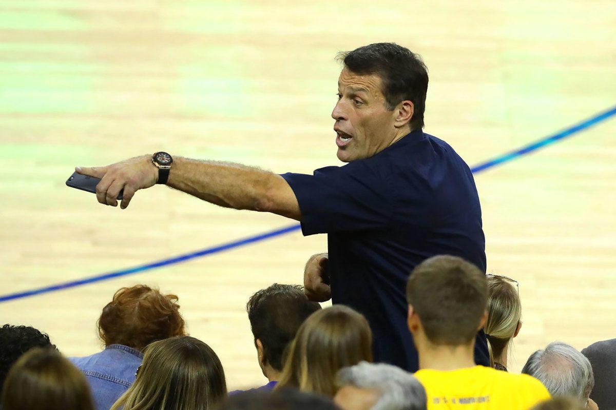 2016-0619-Tony-Robbins.jpg