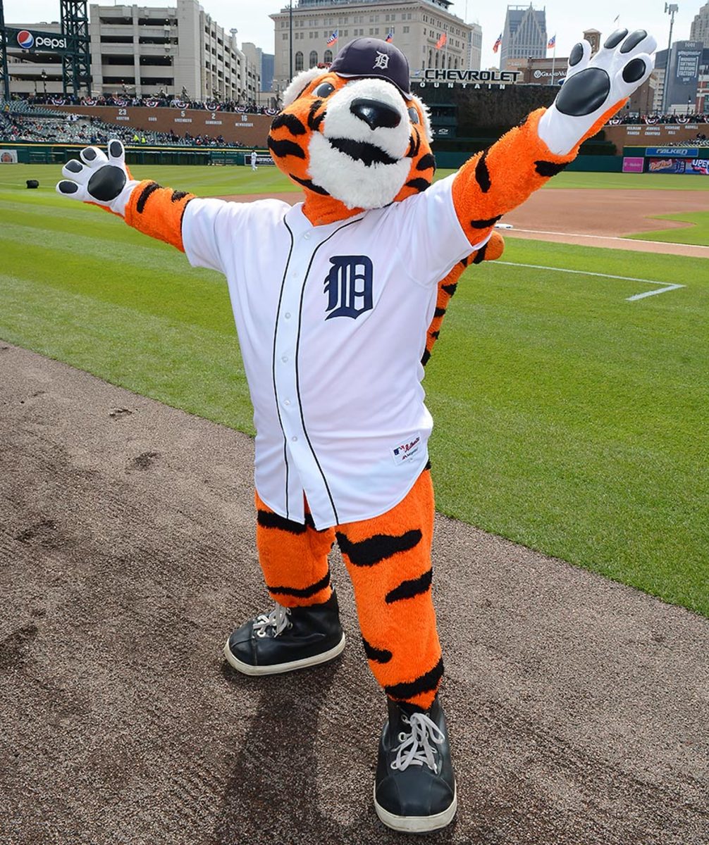 Detroit-Tigers-mascot-Paws.jpg