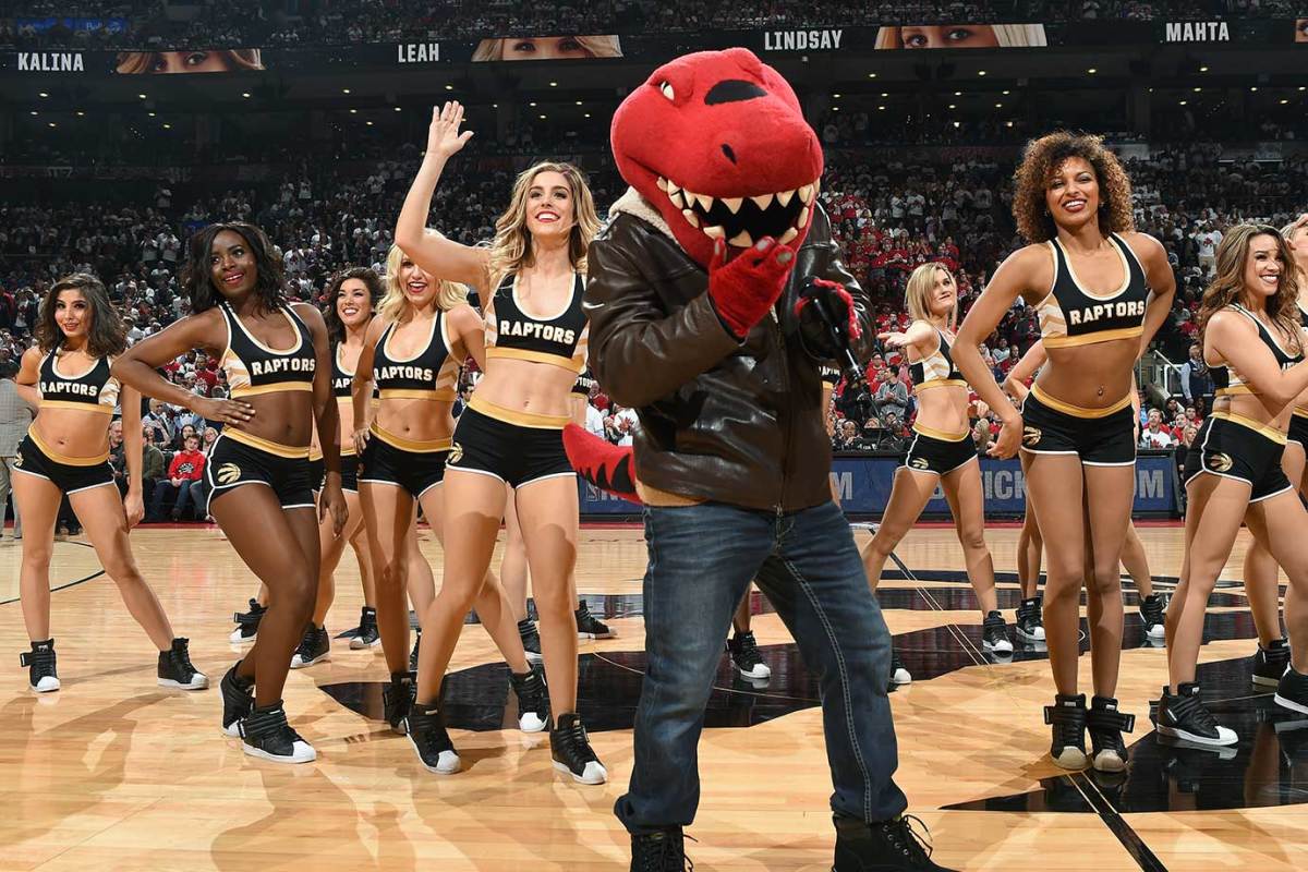 Toronto-Raptors-Dance-Pak-GettyImages-528683482_master.jpg