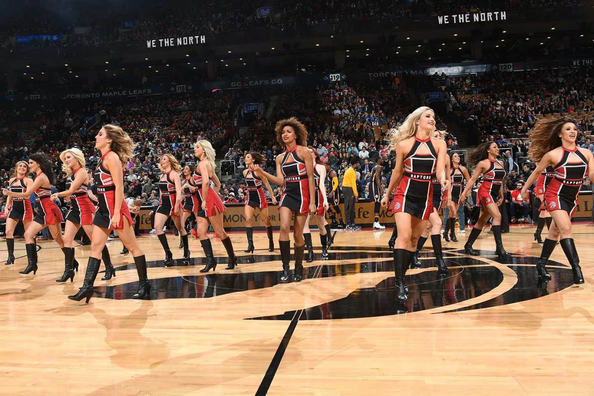 Toronto-Raptors-Dance-Pak-519903350.jpg