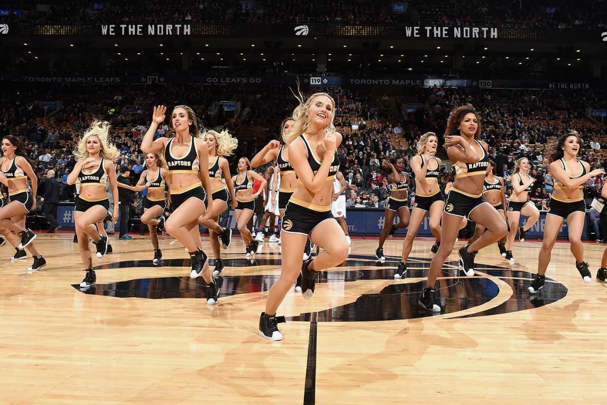 Toronto-Raptors-Dance-Pak-507336894.jpg