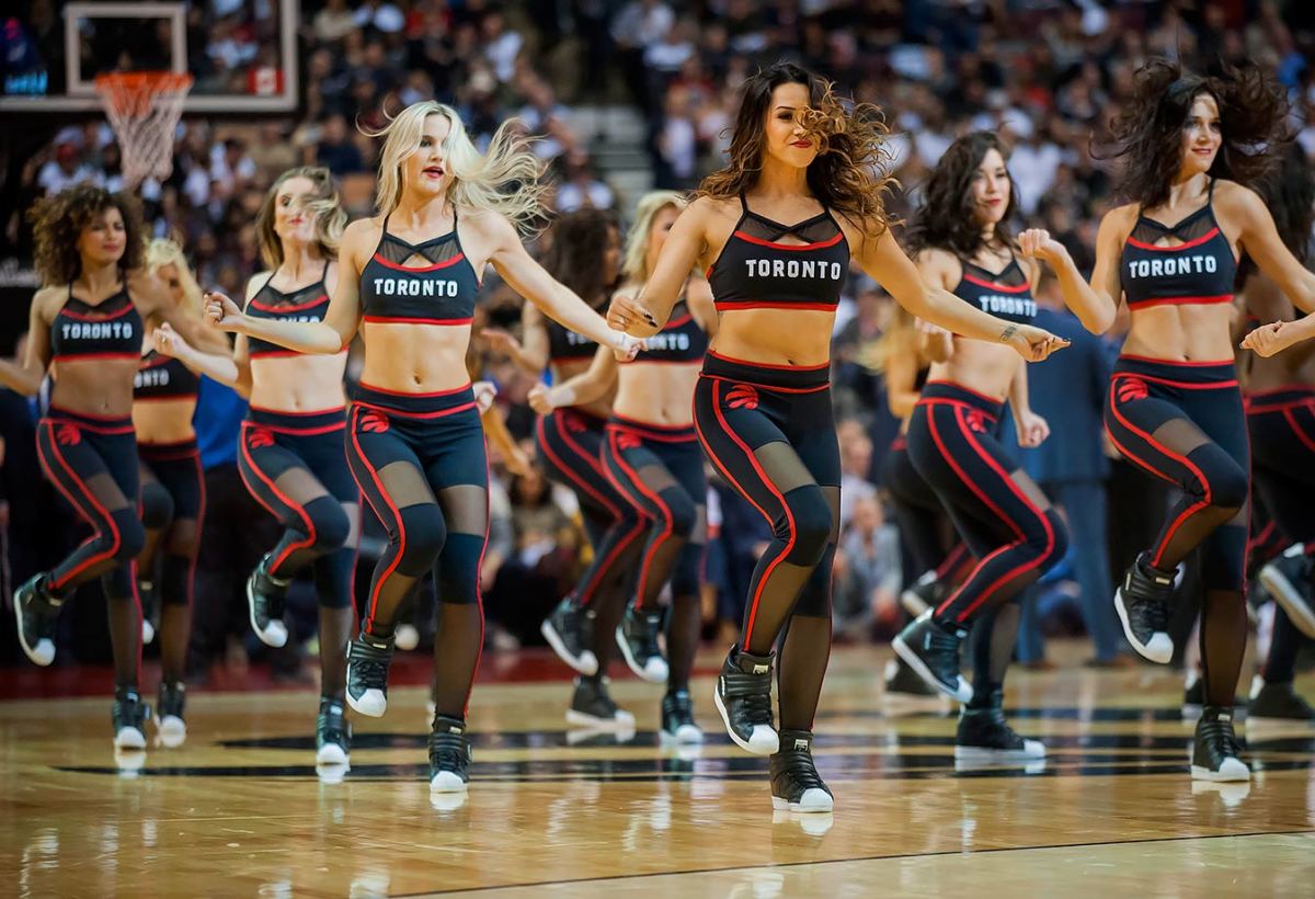 Toronto-Raptors-Dance-Pak-GettyImages-507094360.jpg