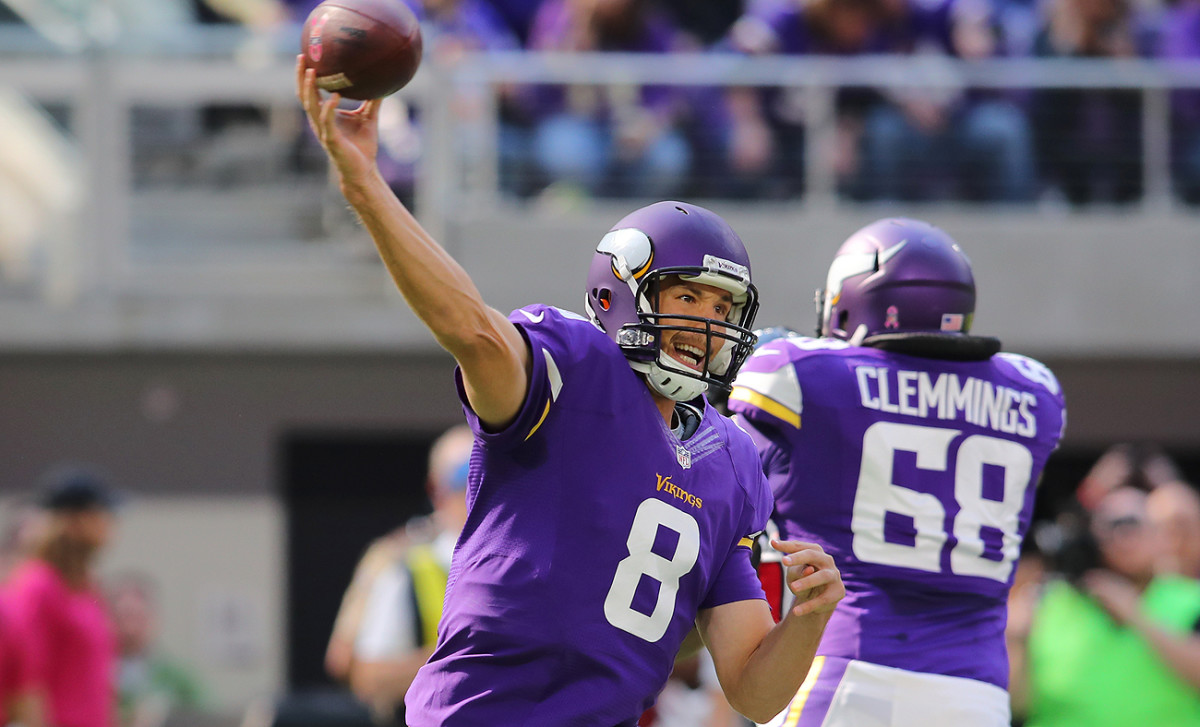 Sam Bradford completed 22-of-30 passes for 271 yards, two touchdowns and no interceptions in the Vikings’ win over the Texans on Sunday.