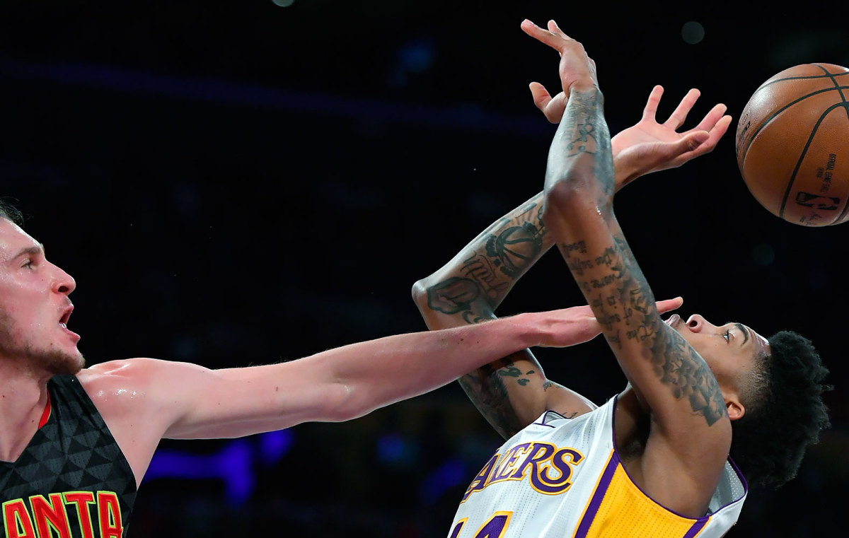 2016-1127-Mike-Muscala-Brandon-Ingram.jpg