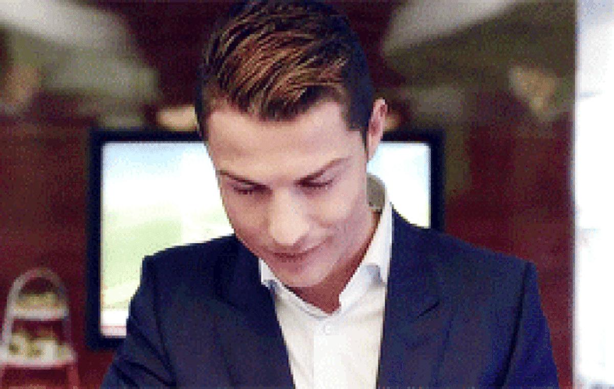 cristiano-ronaldo-smirk-gif.gif