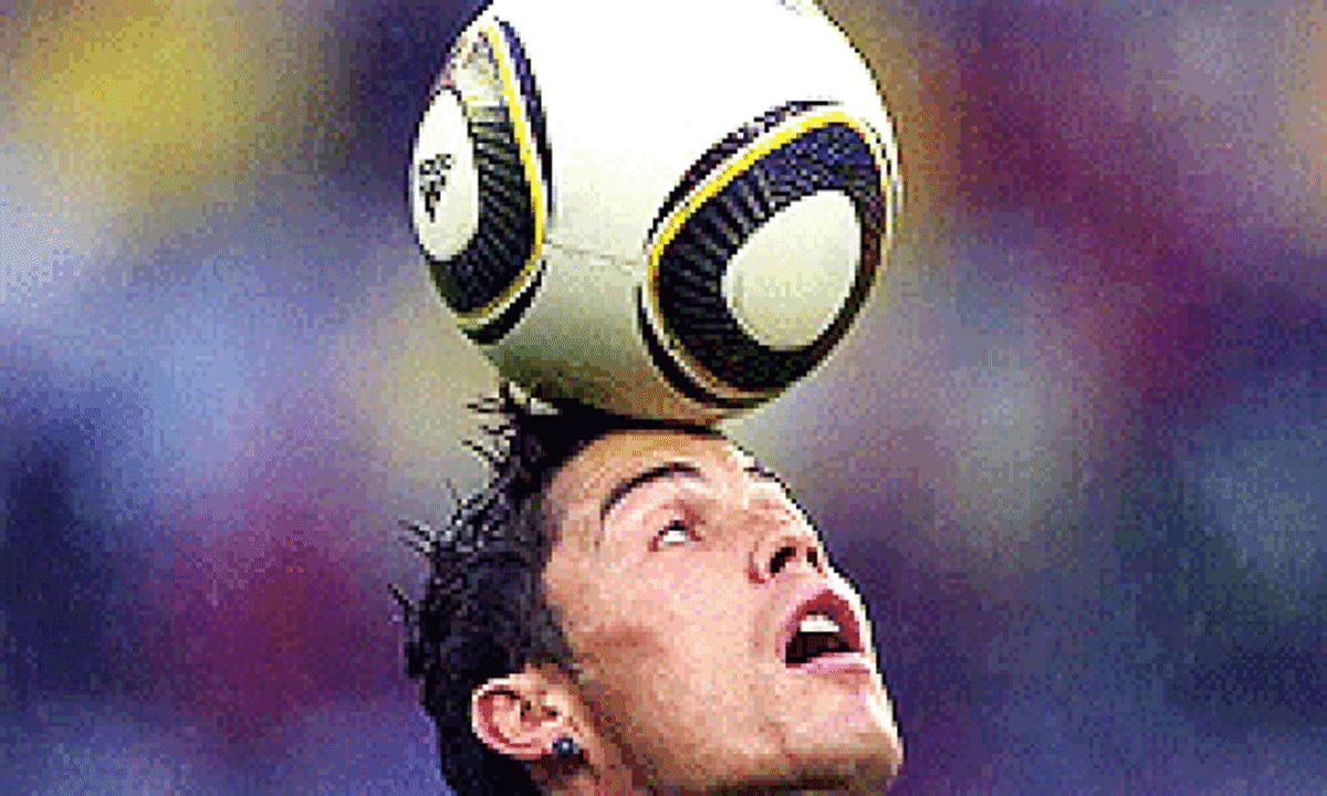 Cristiano Ronaldo goal celebration gif : r/gifs