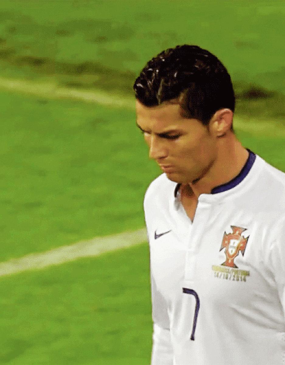 ronaldo-sad-gif.gif