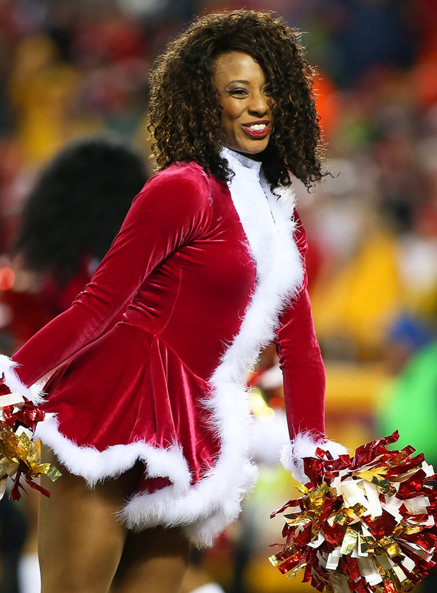 Kansas-City-Chiefs-cheerleaders-GettyImages-630561214_master.jpg