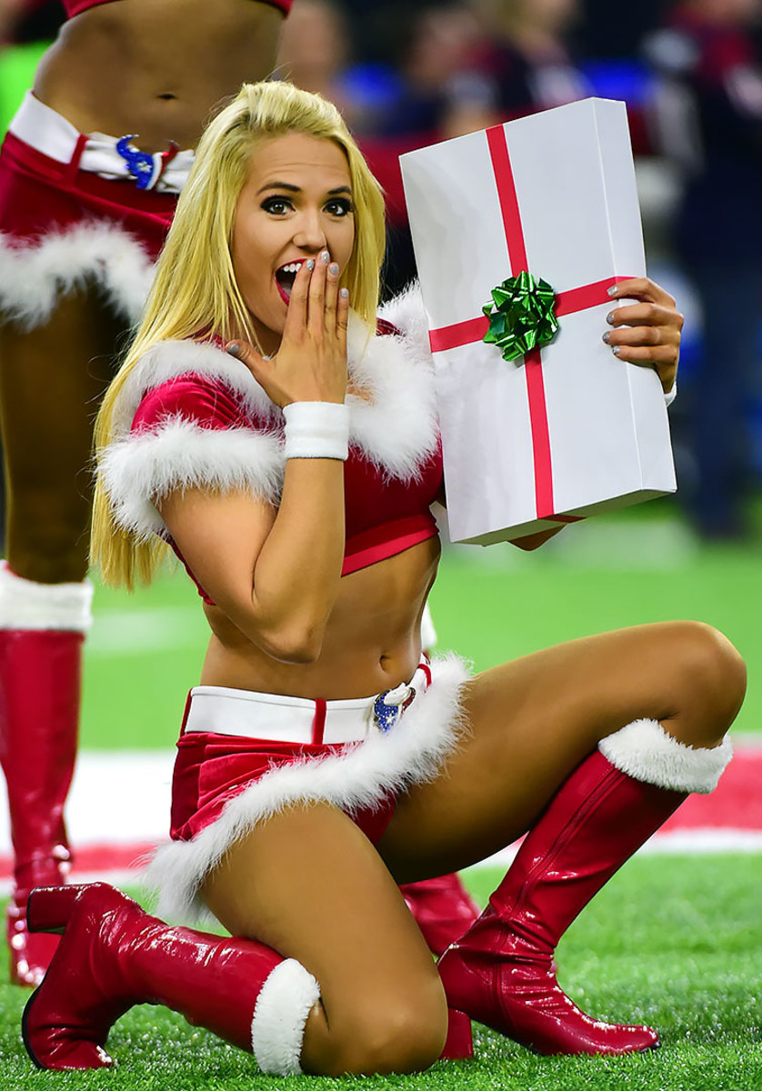 Houston-Texan-cheerleaders-GettyImages-630553946_master.jpg