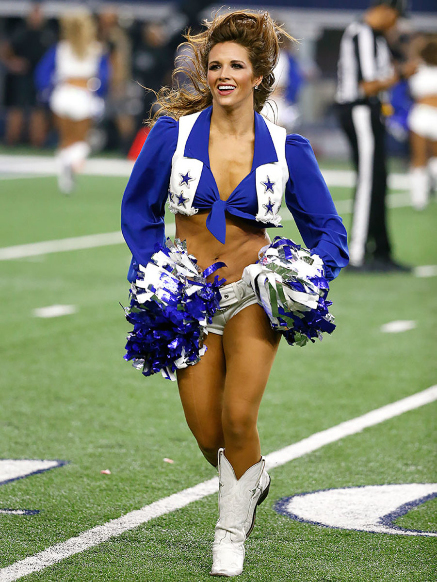 Dallas-Cowboys-cheerleaders-AP_16362089121637.jpg