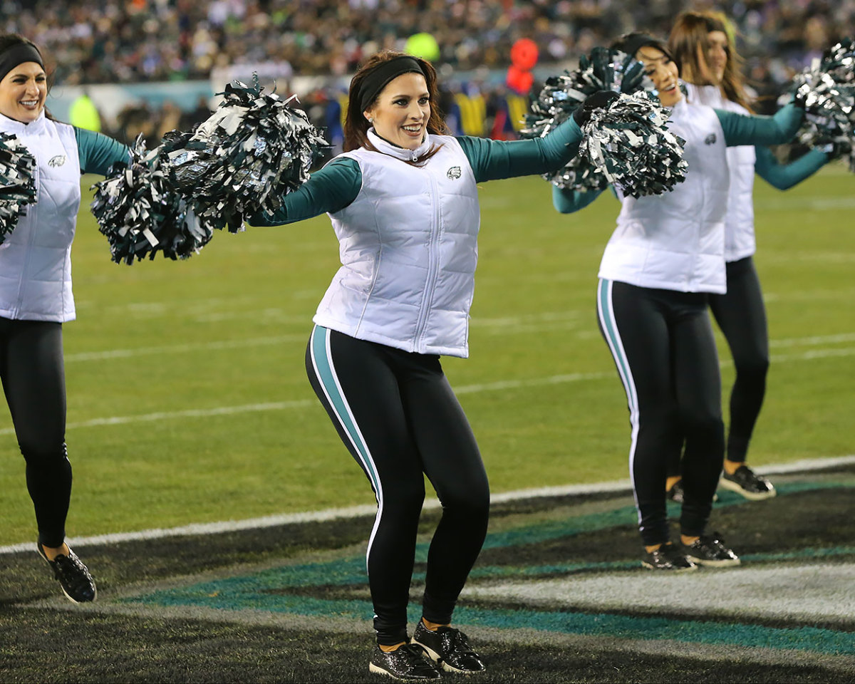 Philadelphia-Eagles-cheerleaders-BEA_1921A.jpg