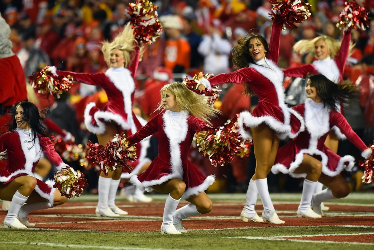 Kansas-City-Chiefs-cheerleaders-GettyImages-630526418_master.jpg