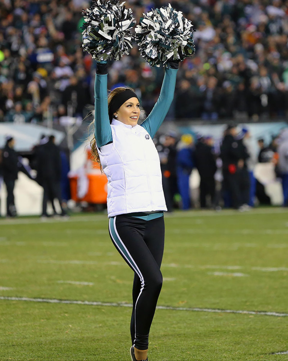 Philadelphia-Eagles-cheerleaders-BEA_2738A.jpg