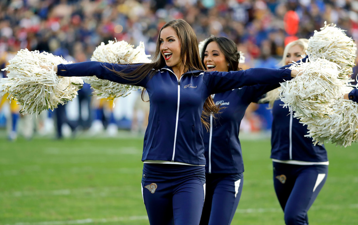 Los-Angeles-Rams-cheerleaders-AP_16359837459633.jpg