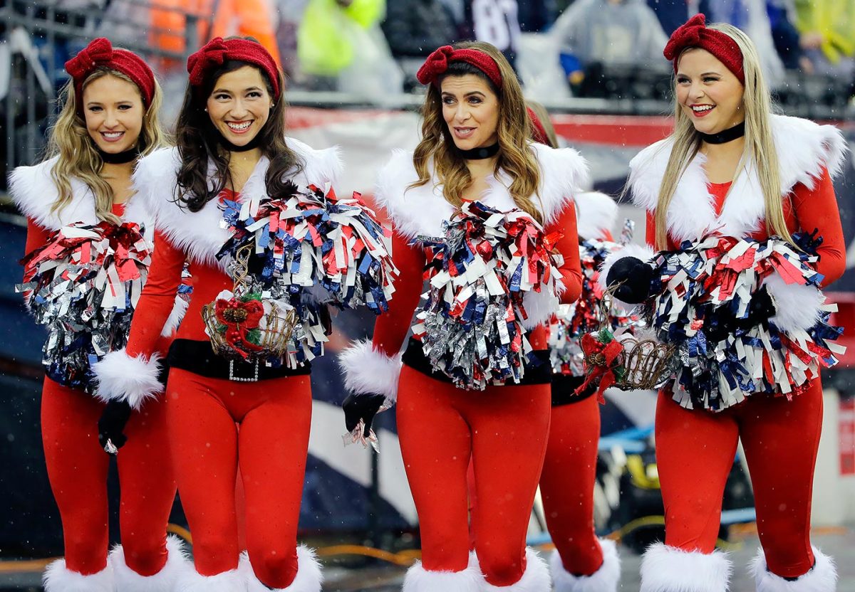 New-England-Patriots-cheerleaders-AP_16359799233095.jpg