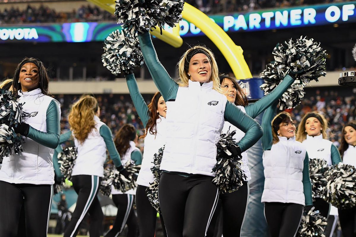 Philadelphia-Eagles-cheerleaders-GettyImages-630553696_master.jpg