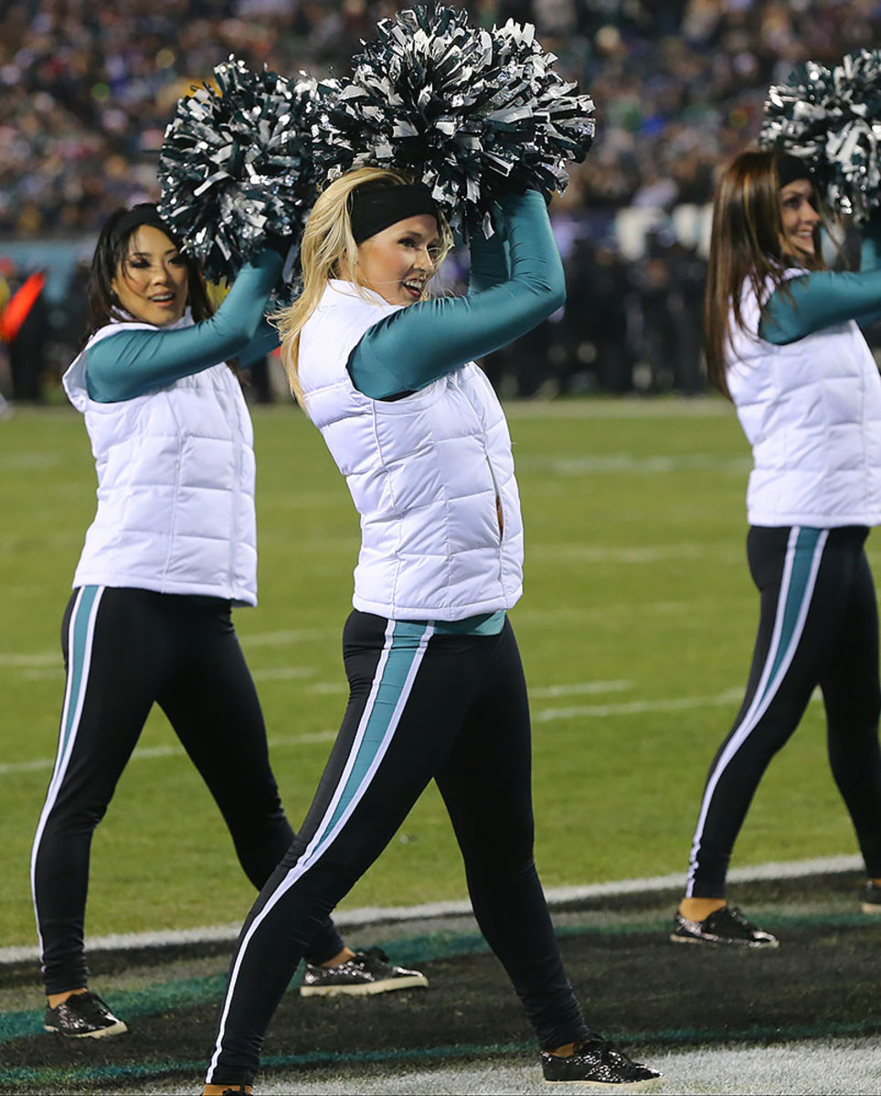 Philadelphia-Eagles-cheerleaders-BEA_1904A.jpg