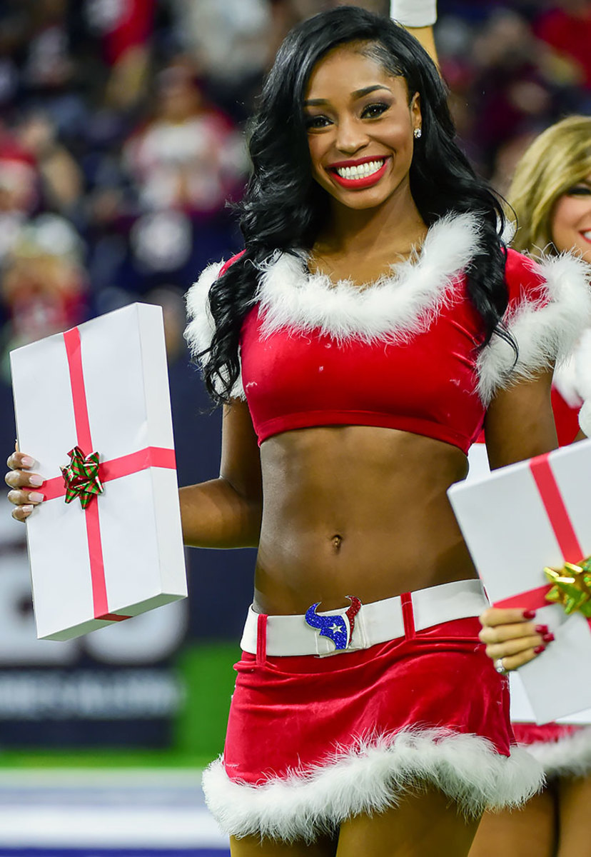 Houston-Texan-cheerleaders-GettyImages-630554050_master.jpg