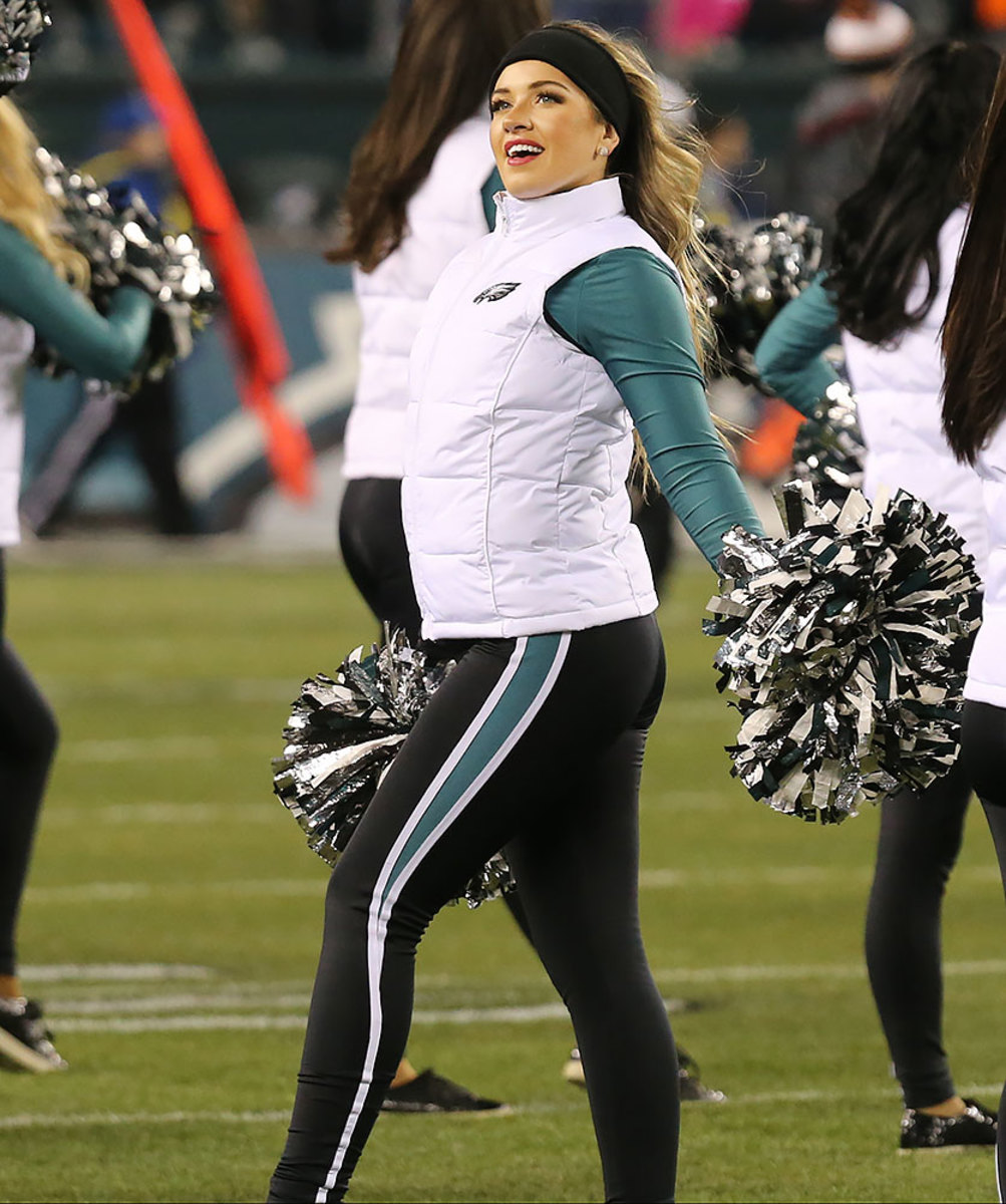 Philadelphia-Eagles-cheerleaders-BEA_0696A.jpg