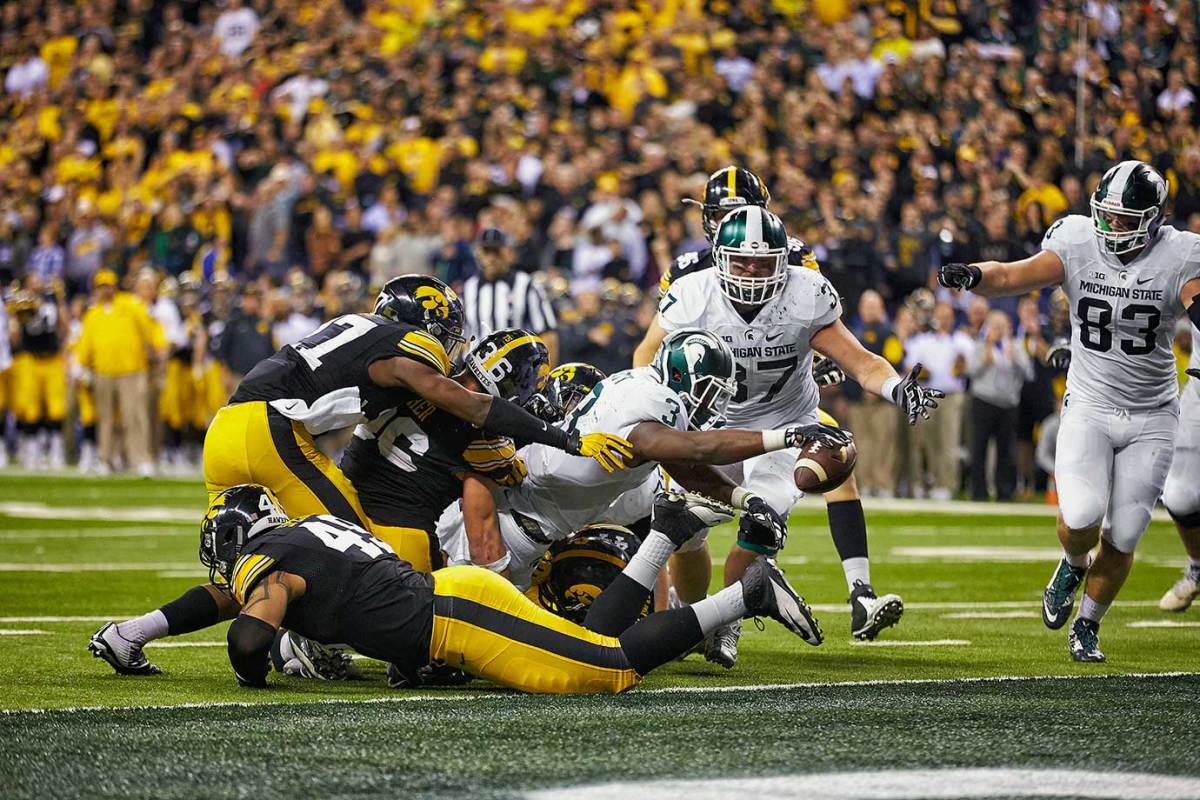 23-2015-1205-Michigan-State-LJ-Scott-Iowa-X160195_TK1_1063.jpg