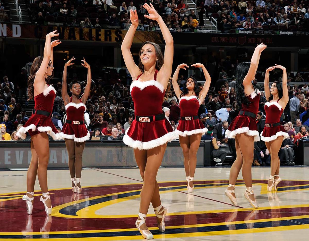 Cleveland-Cavalier-Girls-502375246.jpg