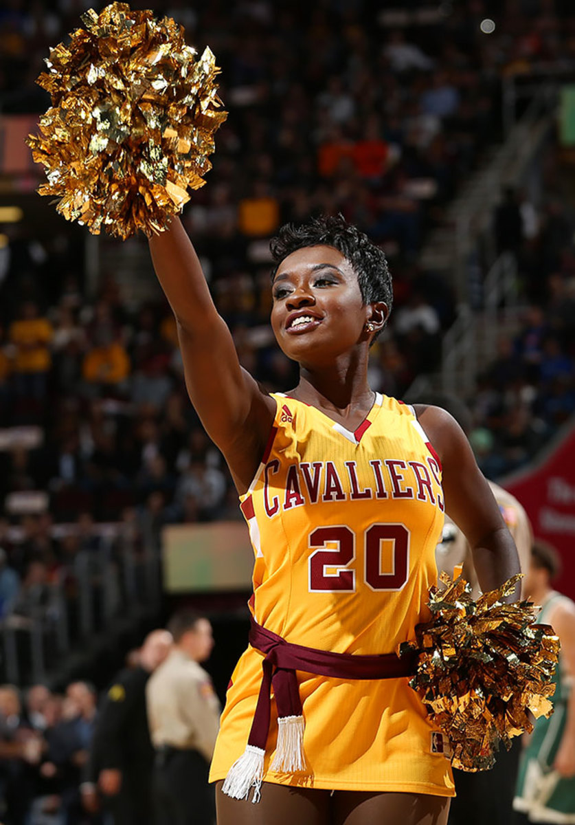 Cleveland-Cavalier-Girls-497929666.jpg