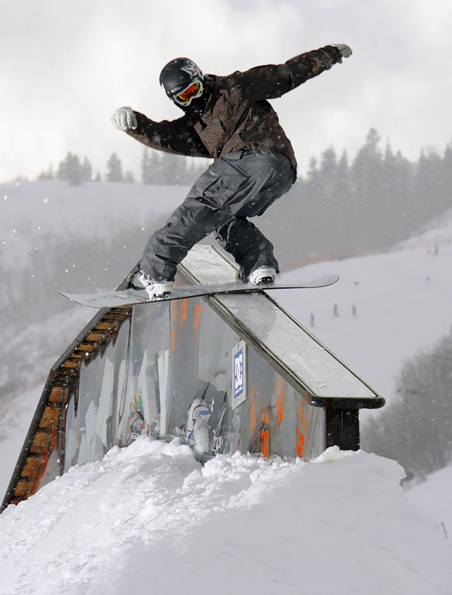 2005-0104-Shaun-White-017018626_RT8.jpg
