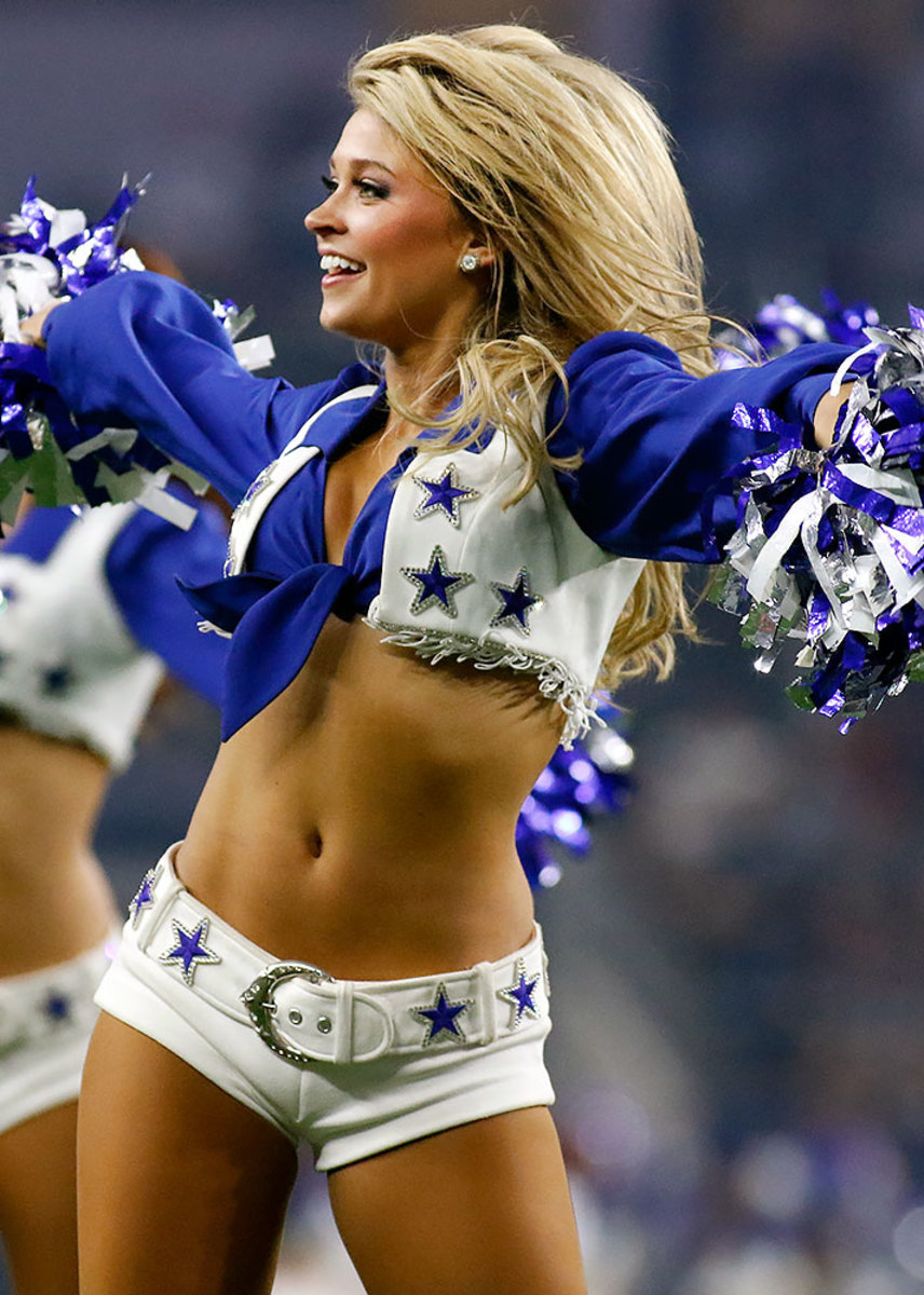 Dallas-Cowboys-cheerleaders-bar1609255662_bears_at_cowboys.jpg
