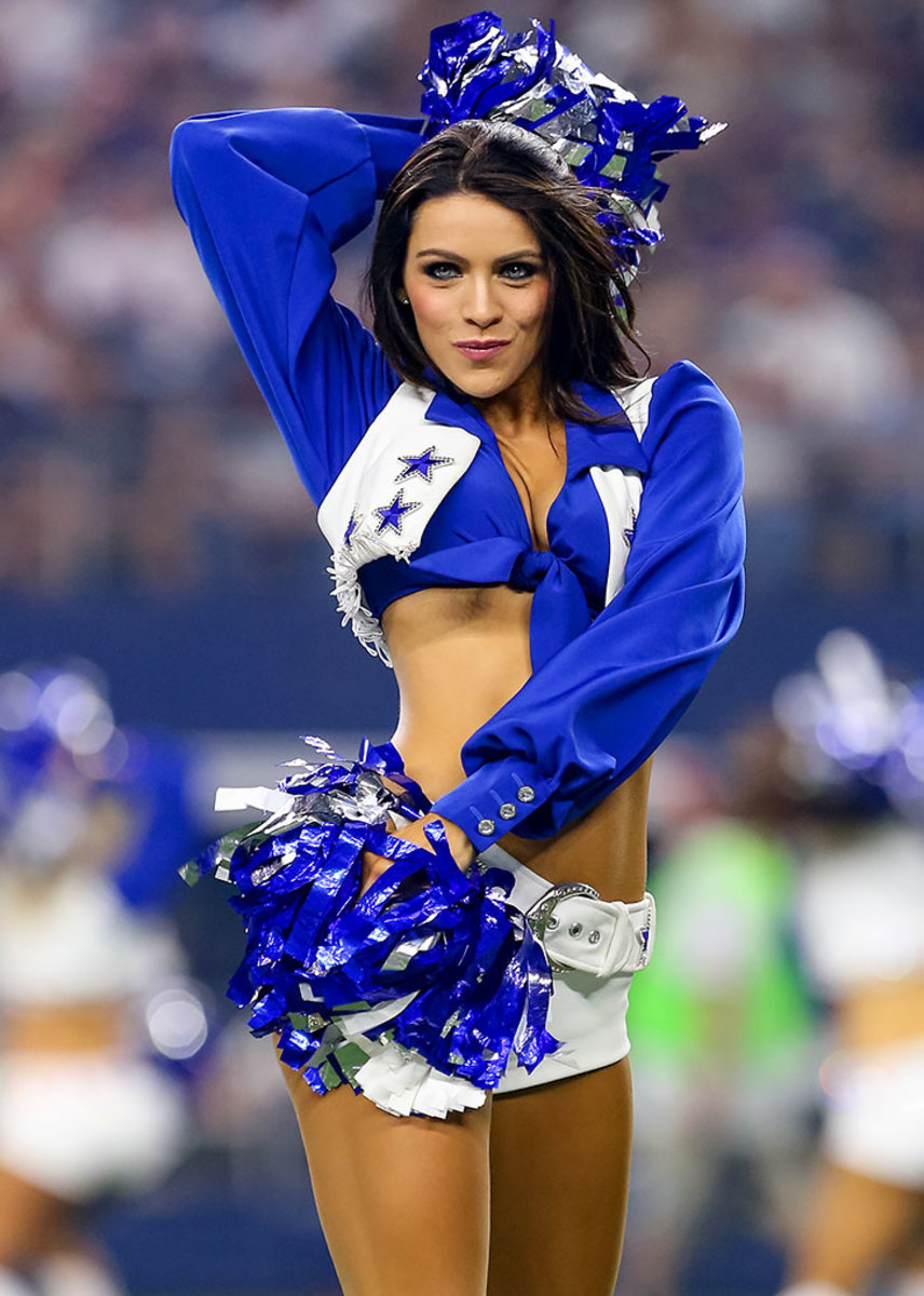Dallas-Cowboys-cheerleaders-CEY1609253279_Bears_at_Cowboys.jpg