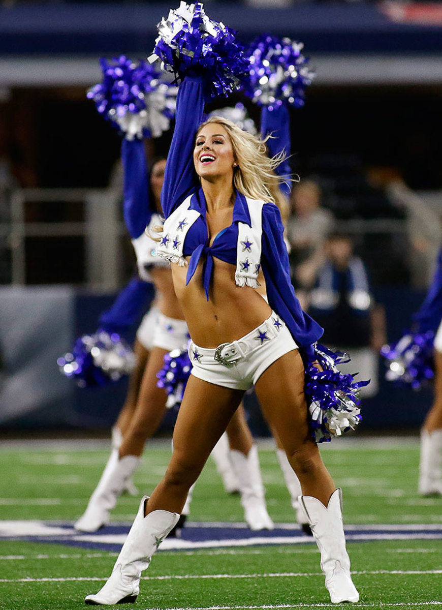 Dallas-Cowboys-cheerleaders-bar1609250243_bears_at_cowboys.jpg