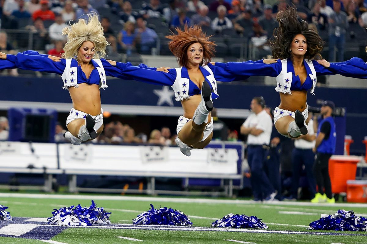 Dallas-Cowboys-cheerleaders-CEY160925333_Bears_at_Cowboys.jpg