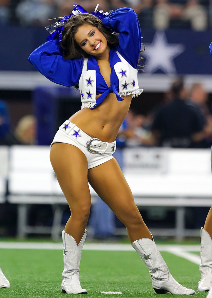 Dallas-Cowboys-cheerleaders-CEY1609251237_Bears_at_Cowboys.jpg