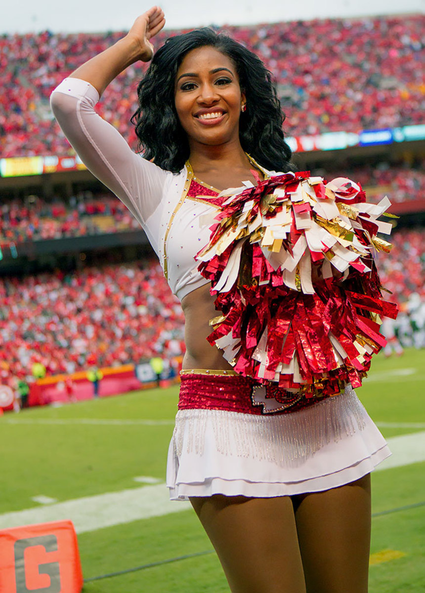 Kansas-City-Chiefs-cheerleaders-CBG1609250806_Jets_v_Chiefs.jpg