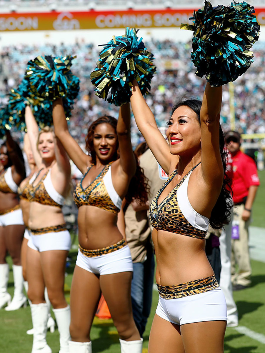 Jacksonville-Jaguars-The-ROAR-cheerleaders-GettyImages-610405006_master.jpg