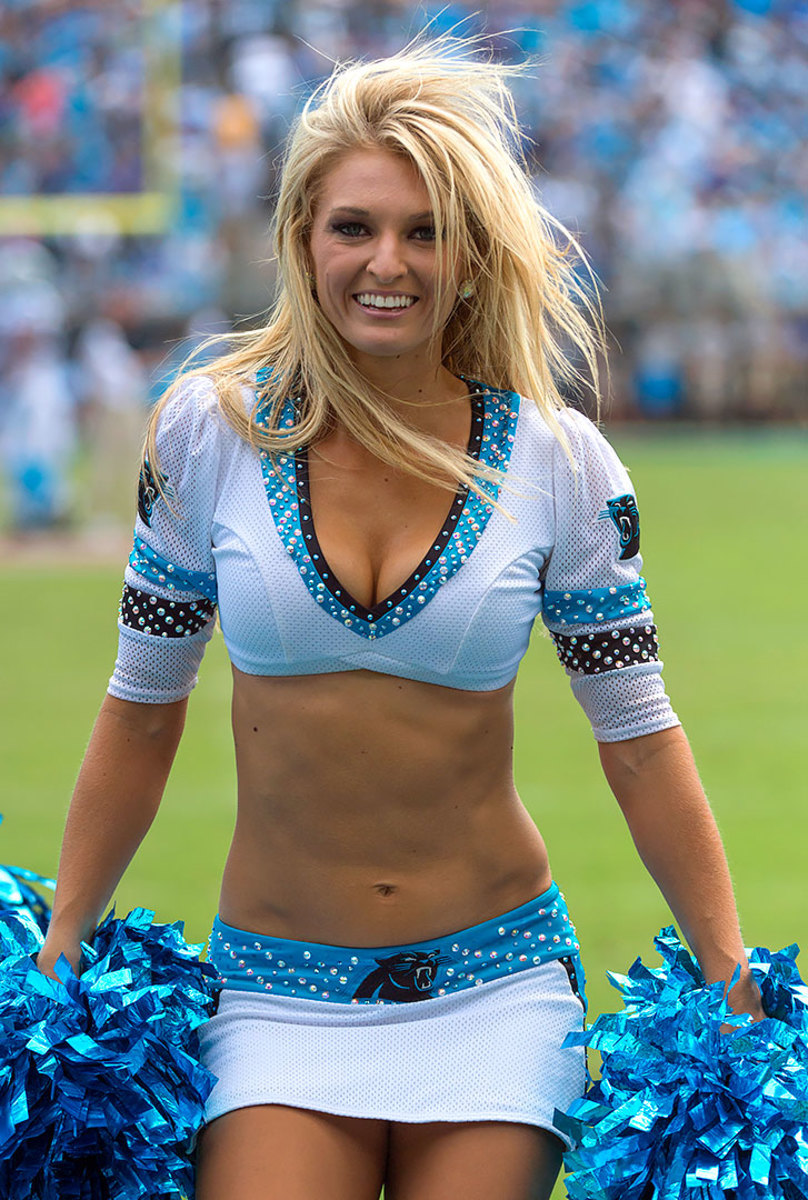 Carolina-Panthers-TopCats-cheerleaders-164092516_1250_vikings_at_Panthers.jpg