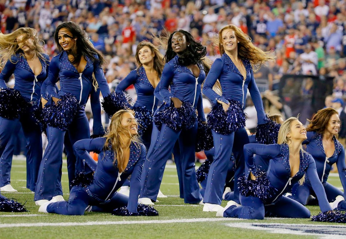New-England-Patriots-cheerleaders-AP_770035403165.jpg